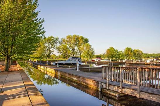 Fox River Forest Preserve & Marina