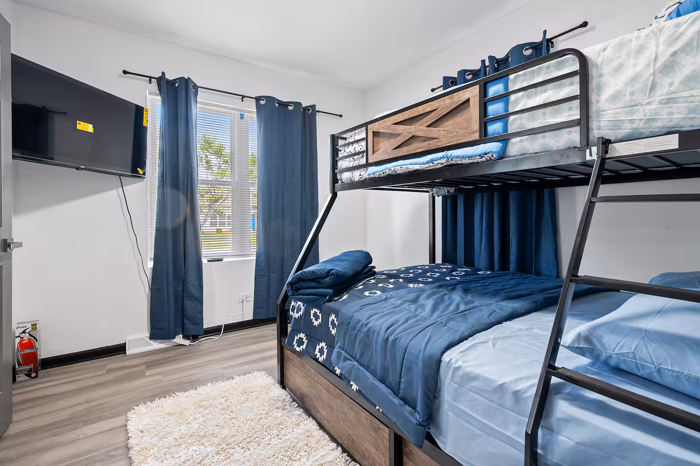 Great Lake Naval Base Property gallery image