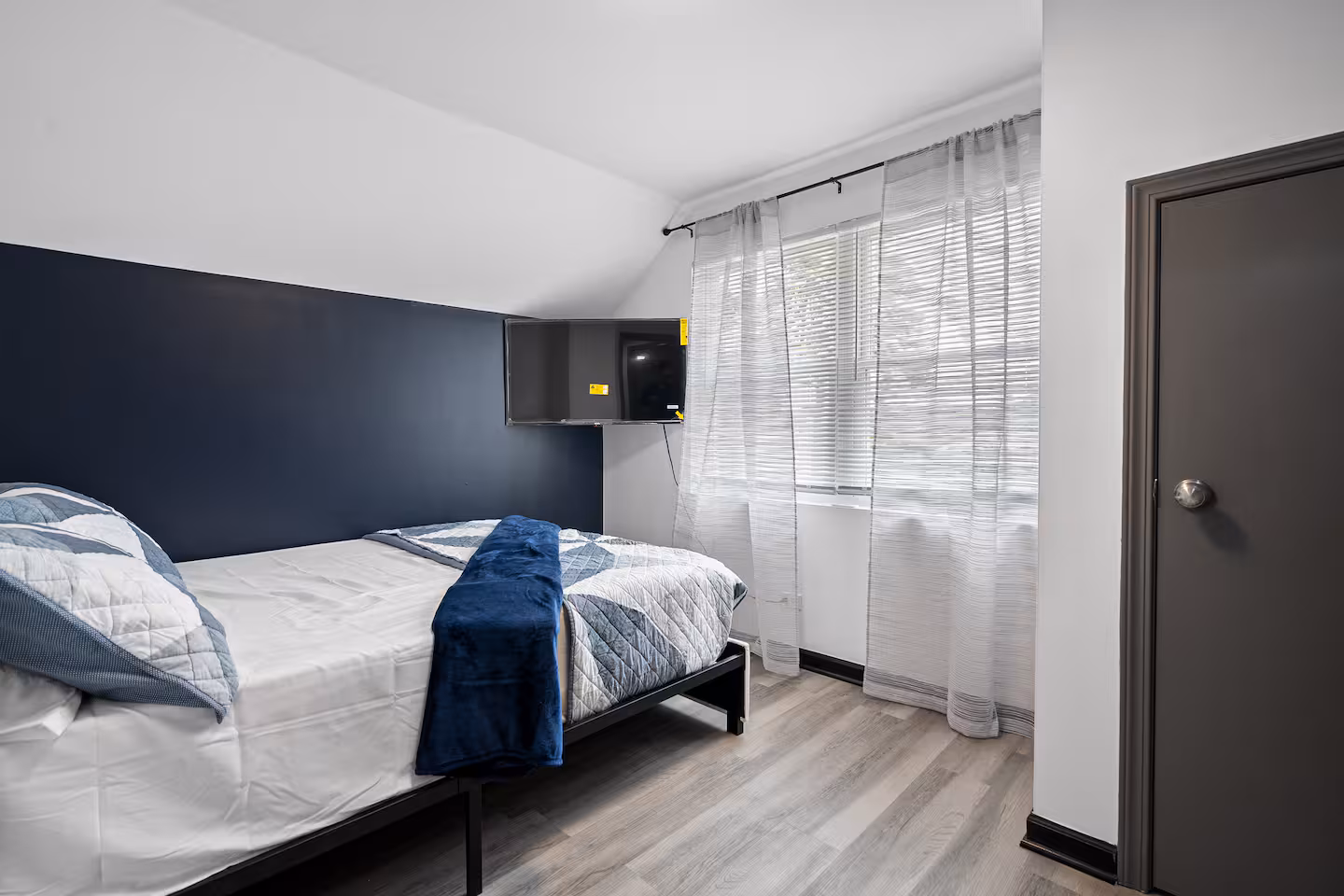 Great Lake Naval Base Property gallery image