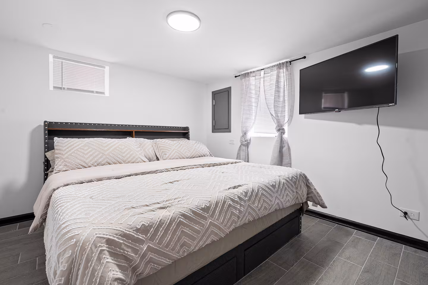 Great Lake Naval Base Property gallery image