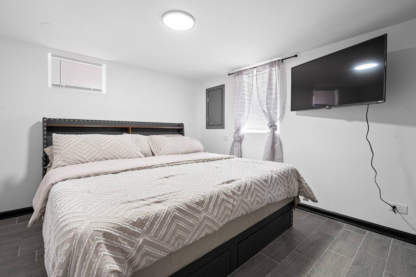 Great Lake Naval Base Property gallery image