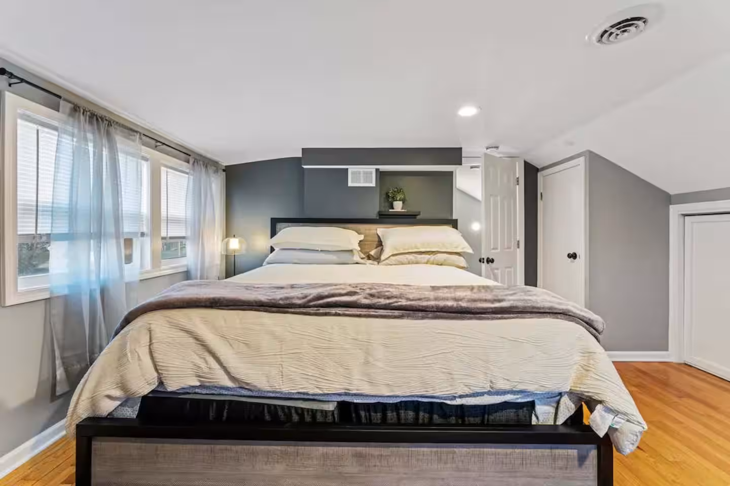 Gages Lake Property gallery image