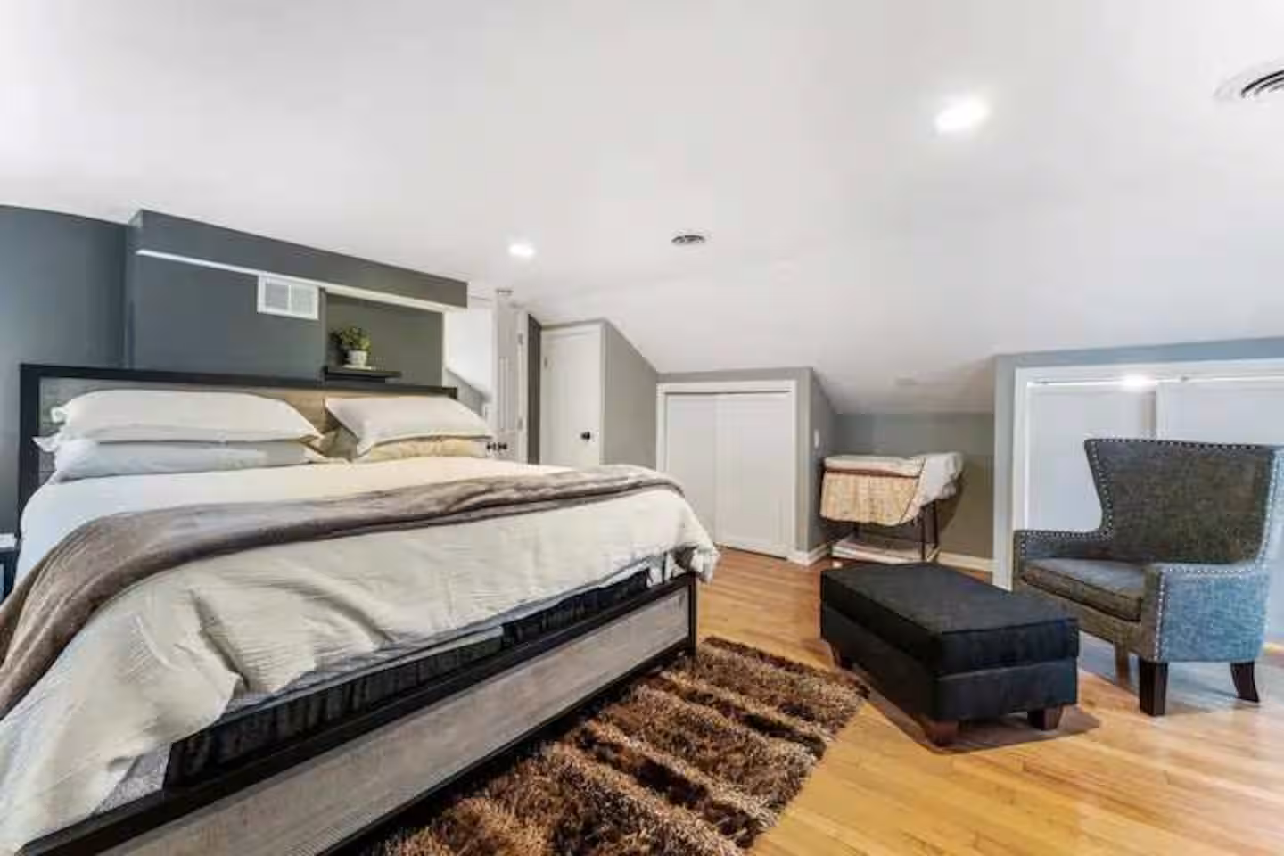 Gages Lake Property gallery image